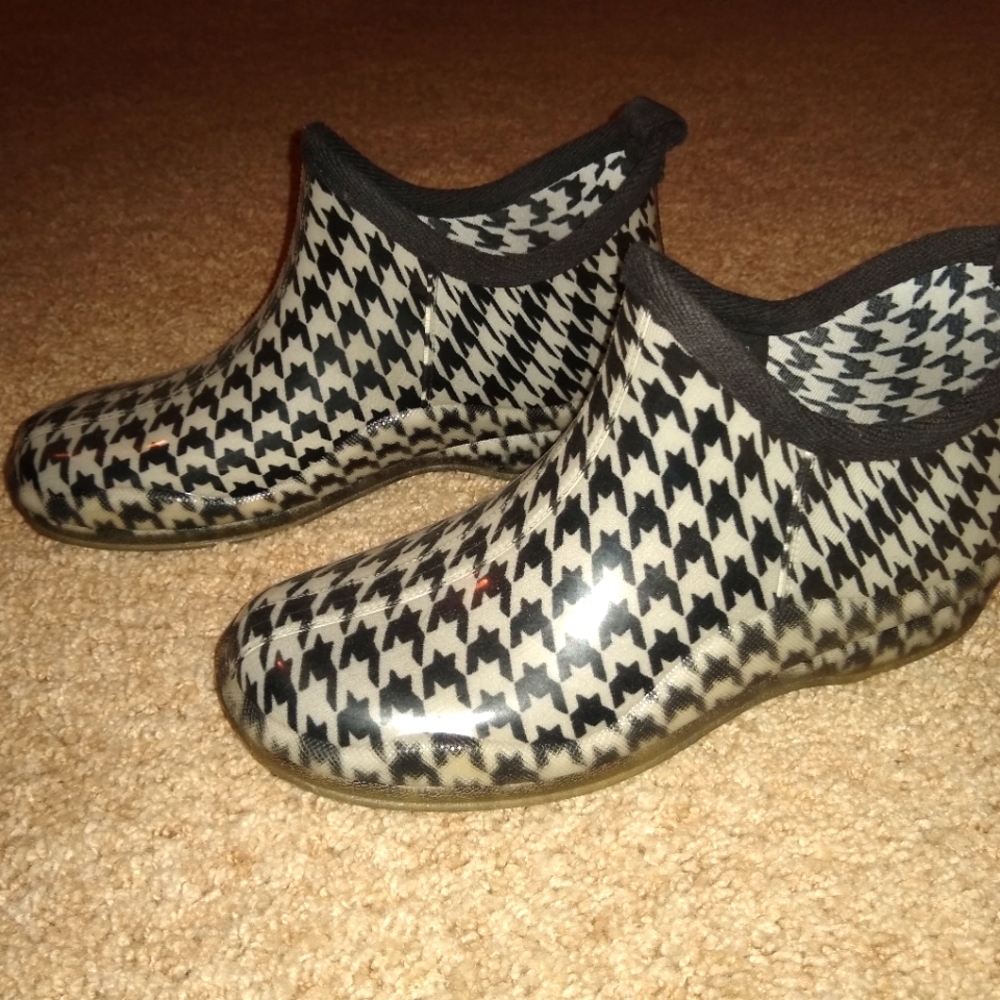 Capelli Houndstooth Rain Boots Size 9